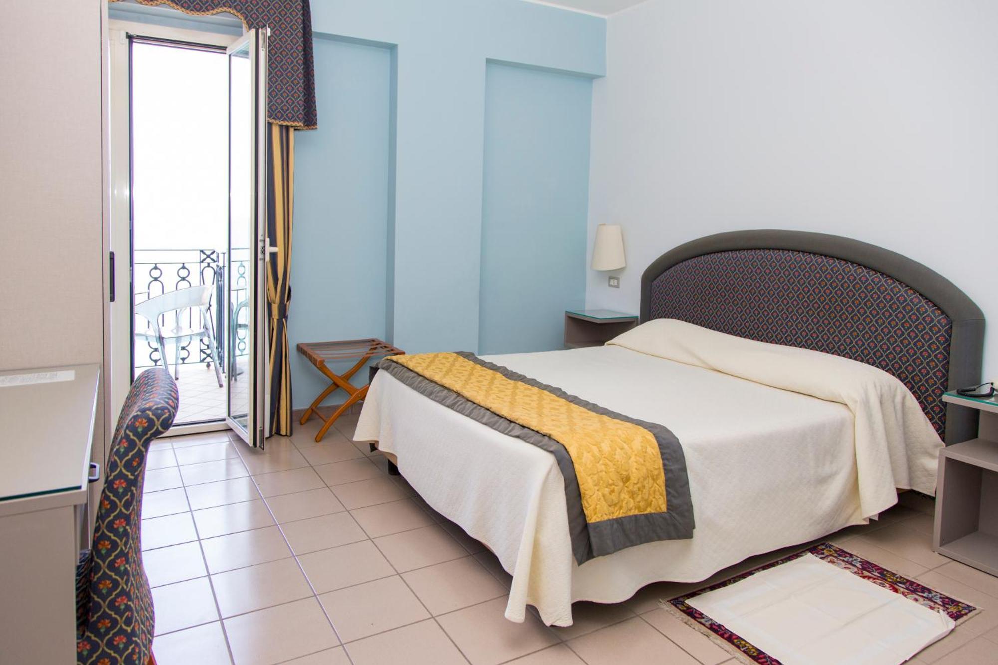 Hotel Il Mulino Capo dʼOrlando Kültér fotó